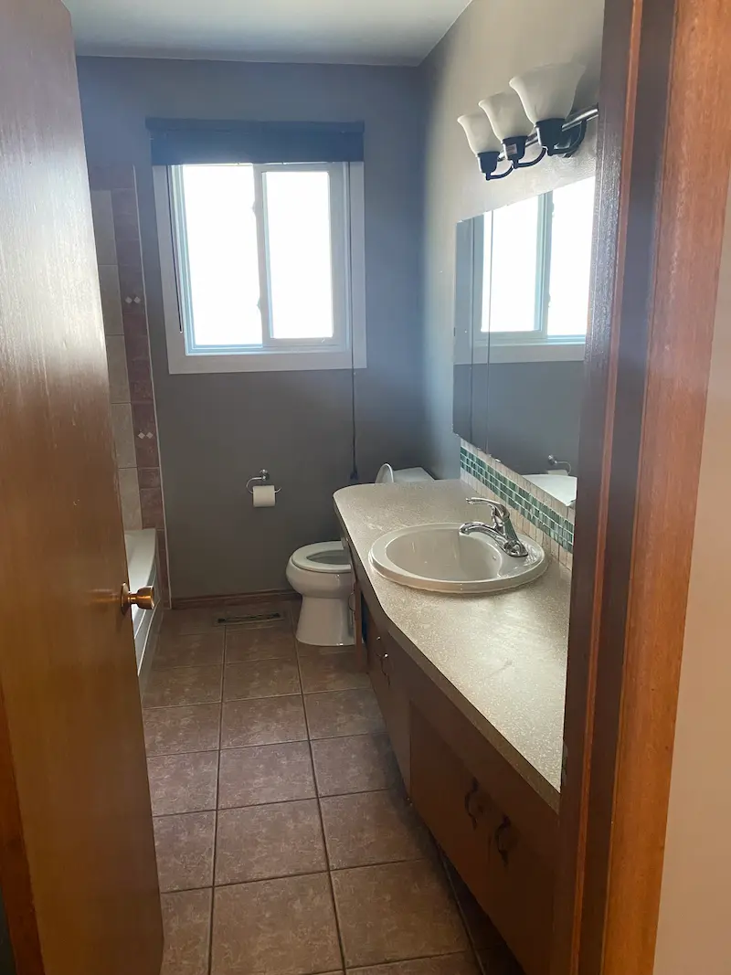 Master Bath - Ottewell - Before renovation